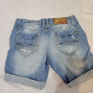 Bongo Early 2000s Y2k Blue Light Wash Casual Everyday Distressed Folded Shorts 5